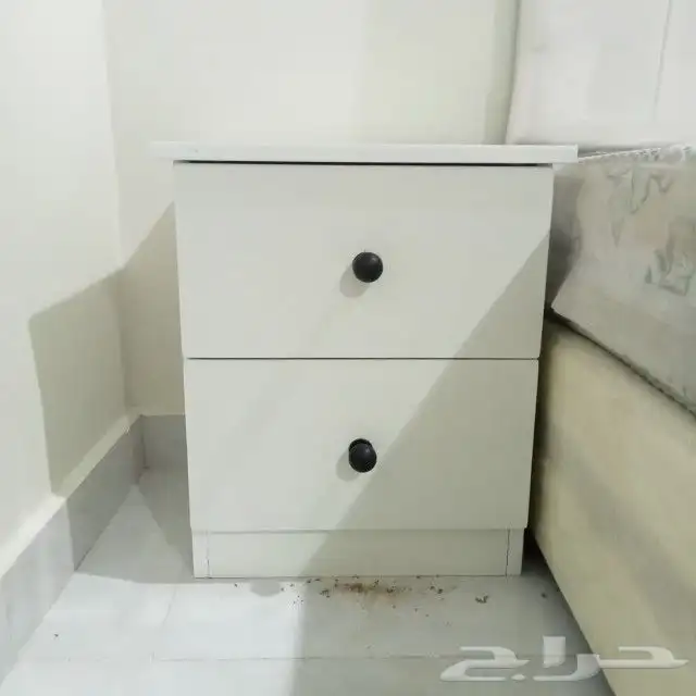 دولاب ملابس و طاولات و بلازمه 19