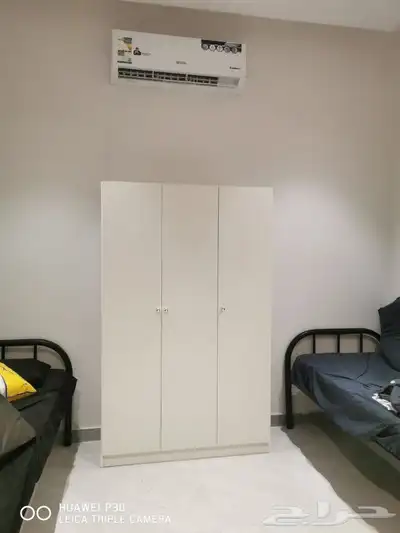 دولاب ملابس و طاولات و بلازمه 0