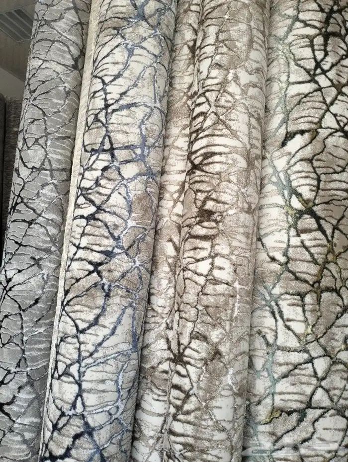 يوجد موكيت تركي واماراتي وطني وفنيل بلجيكي و فرنسي ويوجد ساد 2