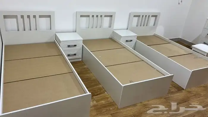 دولاب ملابس و طاولات و بلازمه 15