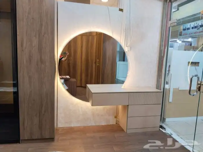 دولاب ملابس و طاولات و بلازمه 22