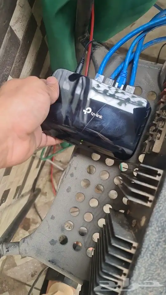 تركيب وصيانة مقويات اشارة ال Wi-Fi الواي فاي وتلحيم الياف 1