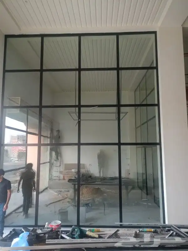 زجاج سكريت  درابزين  شور جميع انواع الزجاج والاستركشر 0