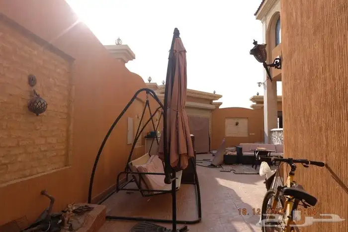 مضلة خارجية جميلة جدا ونضيفة 3