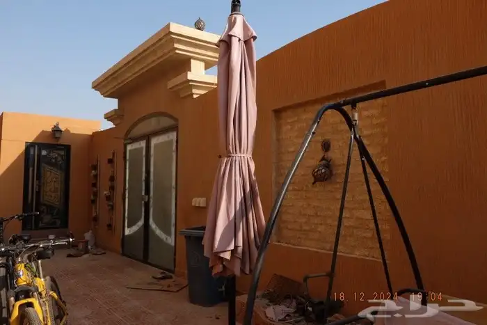 مضلة خارجية جميلة جدا ونضيفة 2