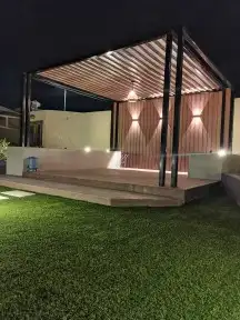 متخصصون في مجال العشب الصناعي 5