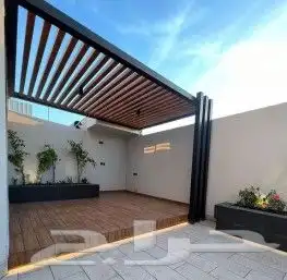 متخصصون في مجال العشب الصناعي 1