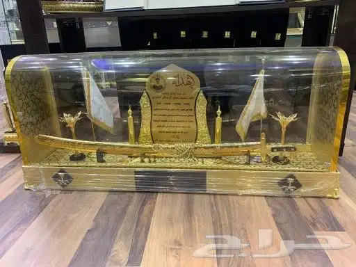 سيوف ومجسمات ودروع 15