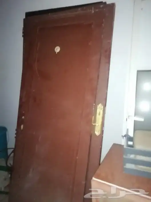 أغراض مستعملة للبيع ( ابواب خشب) 2