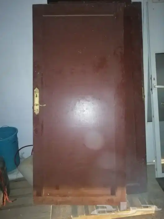 أغراض مستعملة للبيع ( ابواب خشب) 6