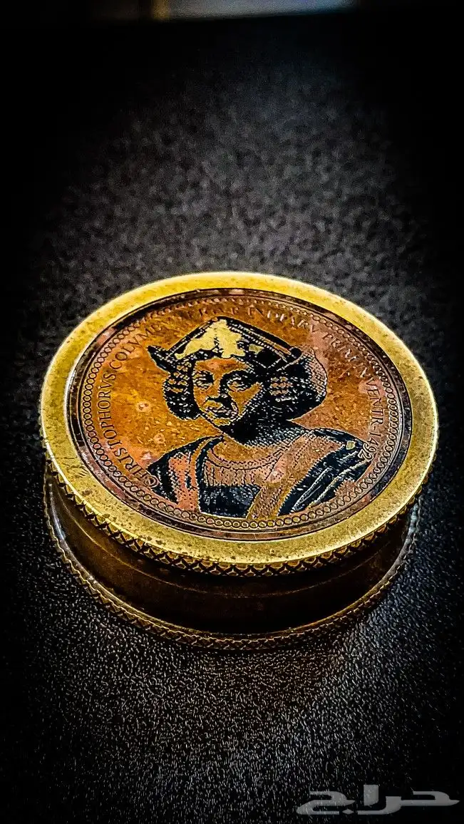 بوصلة قديمة جدا بصورة كريستوفر كولمبوس من عام 1492م للبيع 0