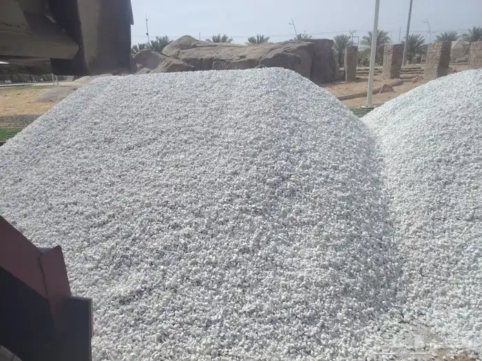 خرسانة حجر ابيض لزينة الحدايق كسر رخام درجة أولى قلاب 1