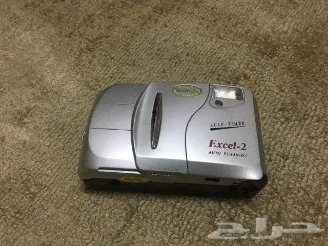 كاميرا تصوير قديمة مع الشنطة بدون فلم مناسبه للزينة 4