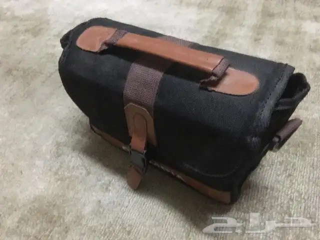 كاميرا تصوير قديمة مع الشنطة بدون فلم مناسبه للزينة 5