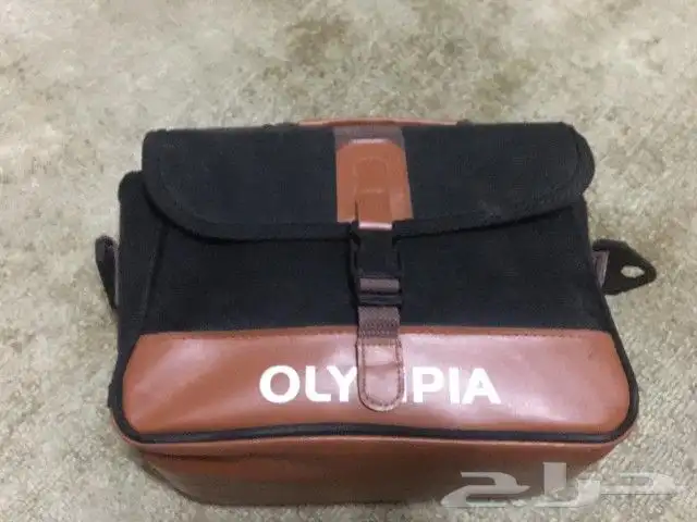 كاميرا تصوير قديمة مع الشنطة بدون فلم مناسبه للزينة 1