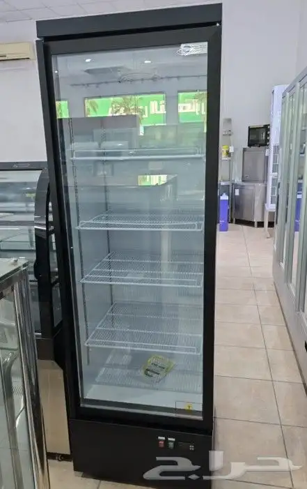 ثلاجة وفريزر باب زجاج لون اسود 1