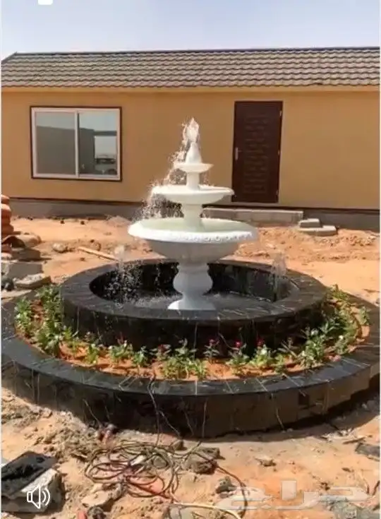 فن حدائق وعشب صناعي وزرع طبيعي 0