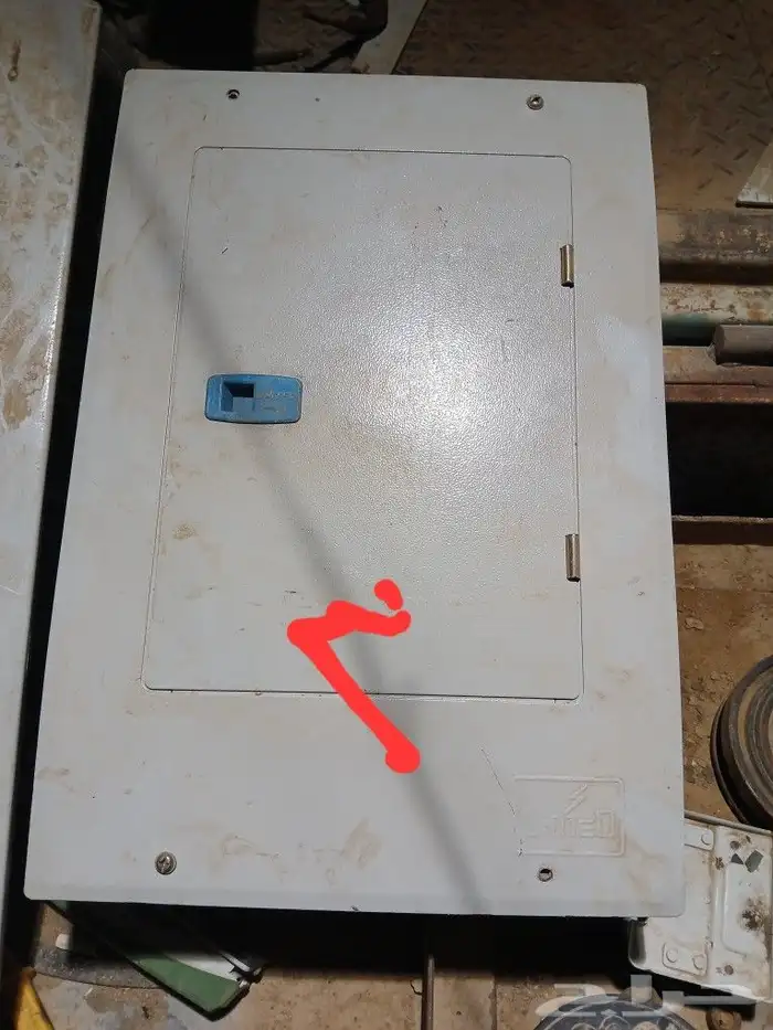 طبلون كهرباء عدادات ومنظمات هواء غطاسات قواطع 4