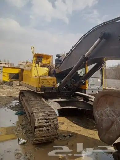 بوكلين لهدم البيوت القديمه والحفريات 1