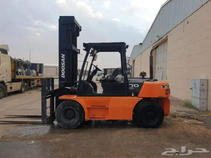 رافعه شوكيه (فوركلفت) forklift للإيجار 4