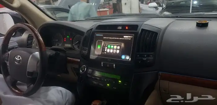 شاشة جيب لاند كروزر 2012 3
