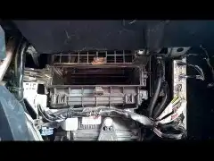 تنظيف ثلاجة المكيف بدون فك 1