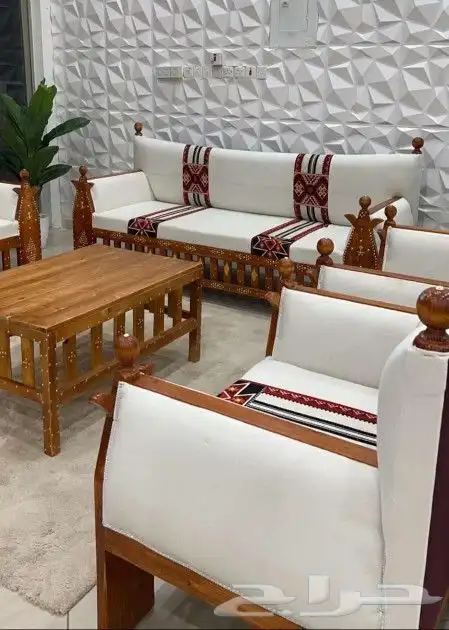 طقم خشب فاخر سبعة اشخاص 0