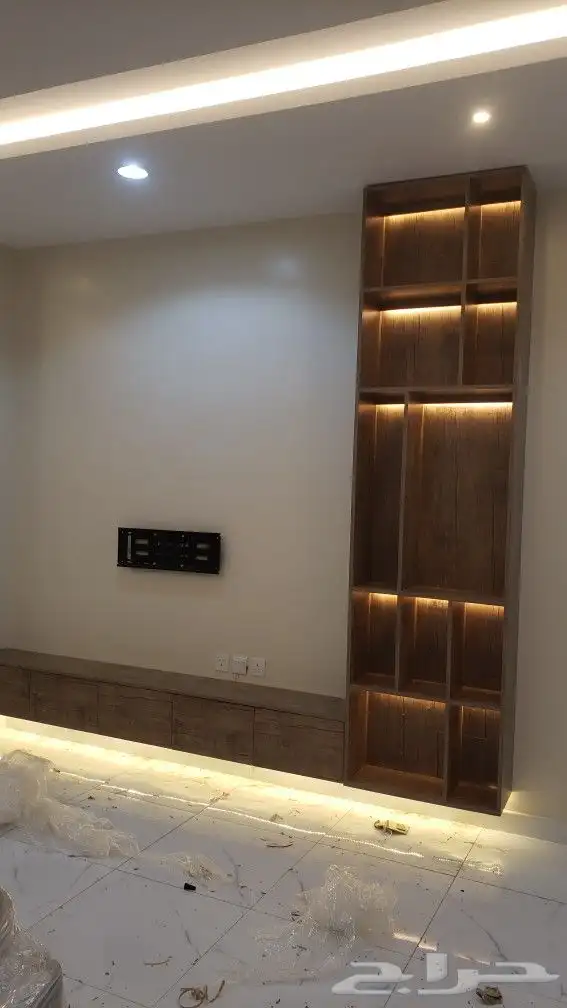 طاولات تلفزيون مع الاناره 1