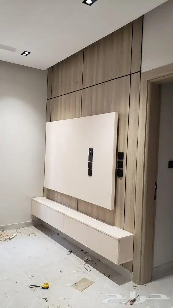 طاولات تلفزيون مع الاناره 4