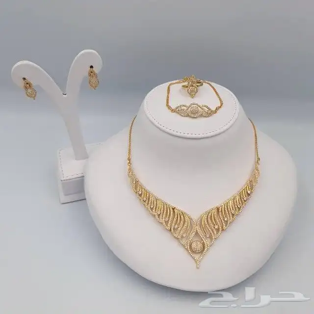 بديل الذهب مطلي أطقم زركون ملكي ونواعم مع علبه طقم 120ريال 19