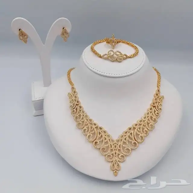 بديل الذهب مطلي أطقم زركون ملكي ونواعم مع علبه طقم 120ريال 4