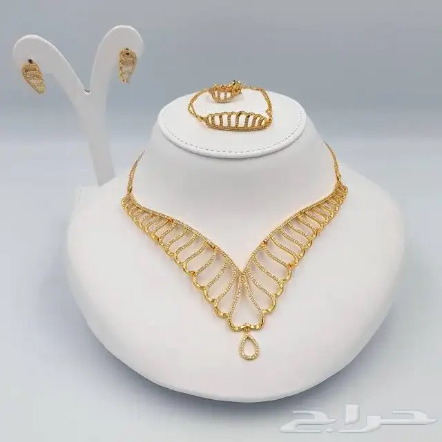 بديل الذهب مطلي أطقم زركون ملكي ونواعم مع علبه طقم 120ريال 15