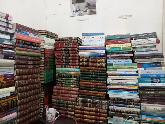 مجموعة كبيرة من الكتب والروايات عربية وانجليزية 0
