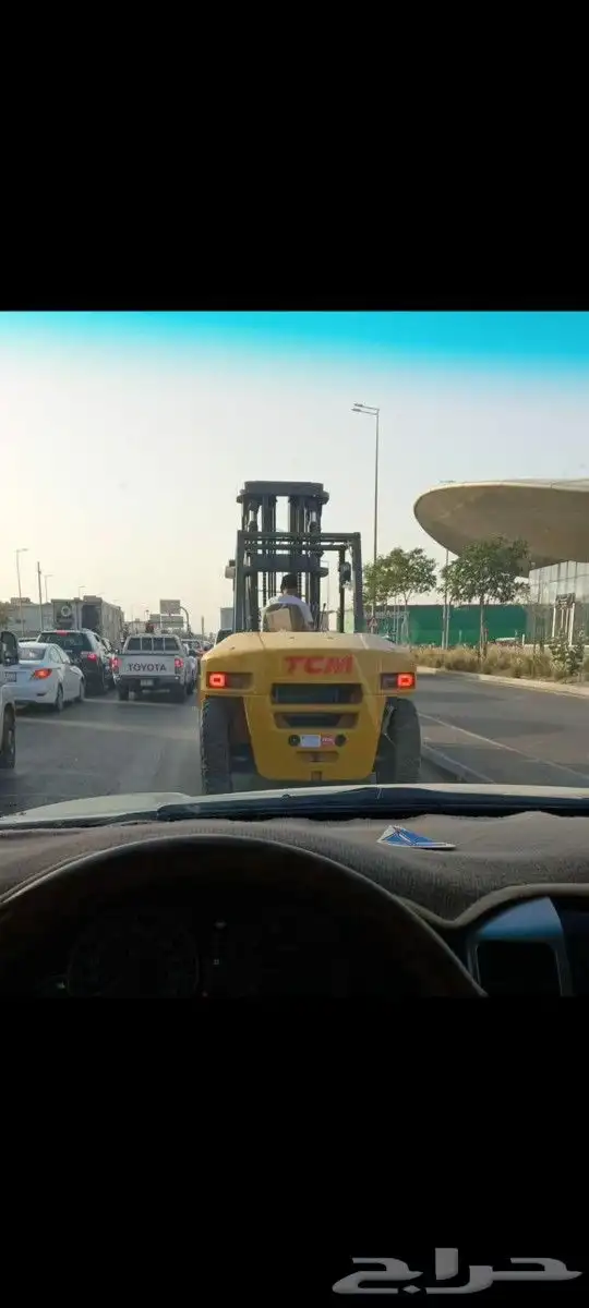 رافعه شوكيه فوركلفت 10طن لليجار بجميع الاطنان شهري ويومي 4