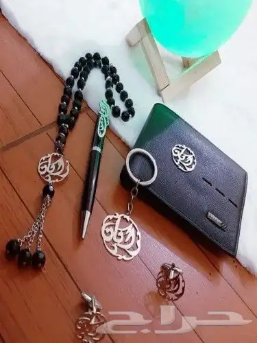 نقدم لكم طقم هدايا رجالي بالاسم مميز جدا 3