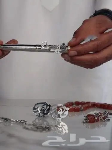 نقدم لكم طقم هدايا رجالي بالاسم مميز جدا 1