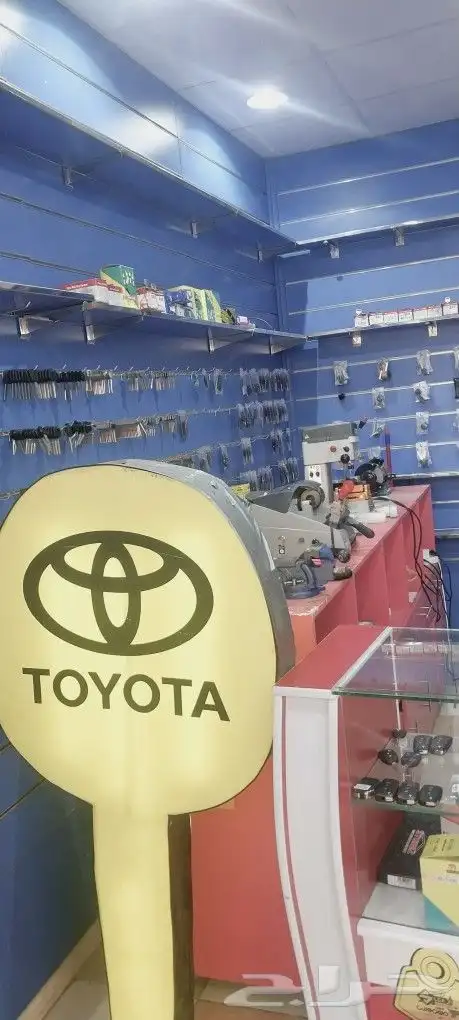 مفاتيح سياره برمجة مفاتيح نسخ مفاتيح فتح باب مقفل فك سياره 0