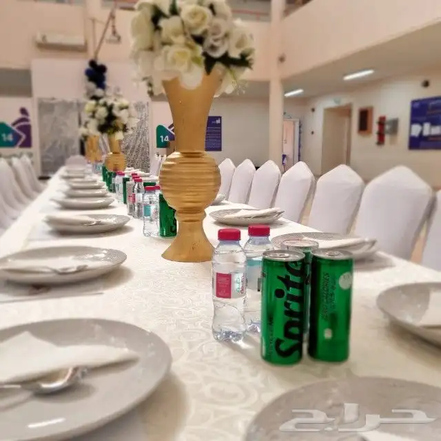 طاولة طعام بمفرش دائري ومستطيل 4