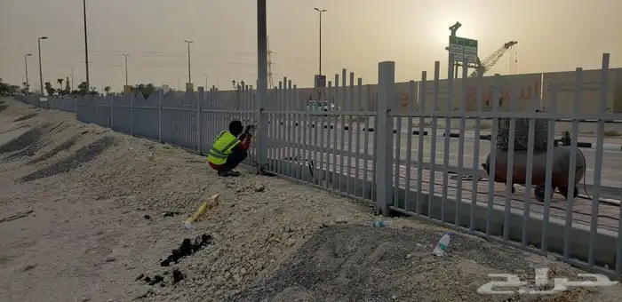 تسوير الاراضي البيضا حسب اشتراطات البلديه. 5