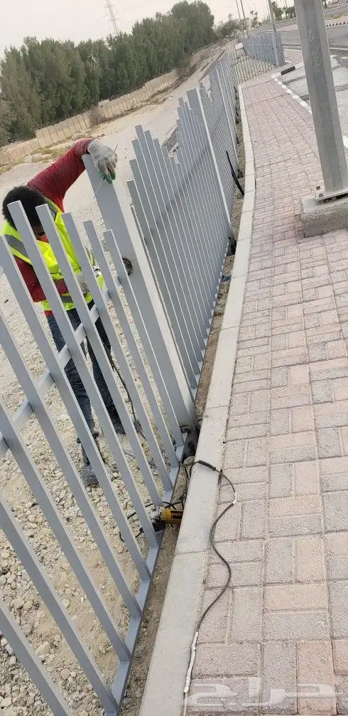 تسوير الاراضي البيضا حسب اشتراطات البلديه. 6