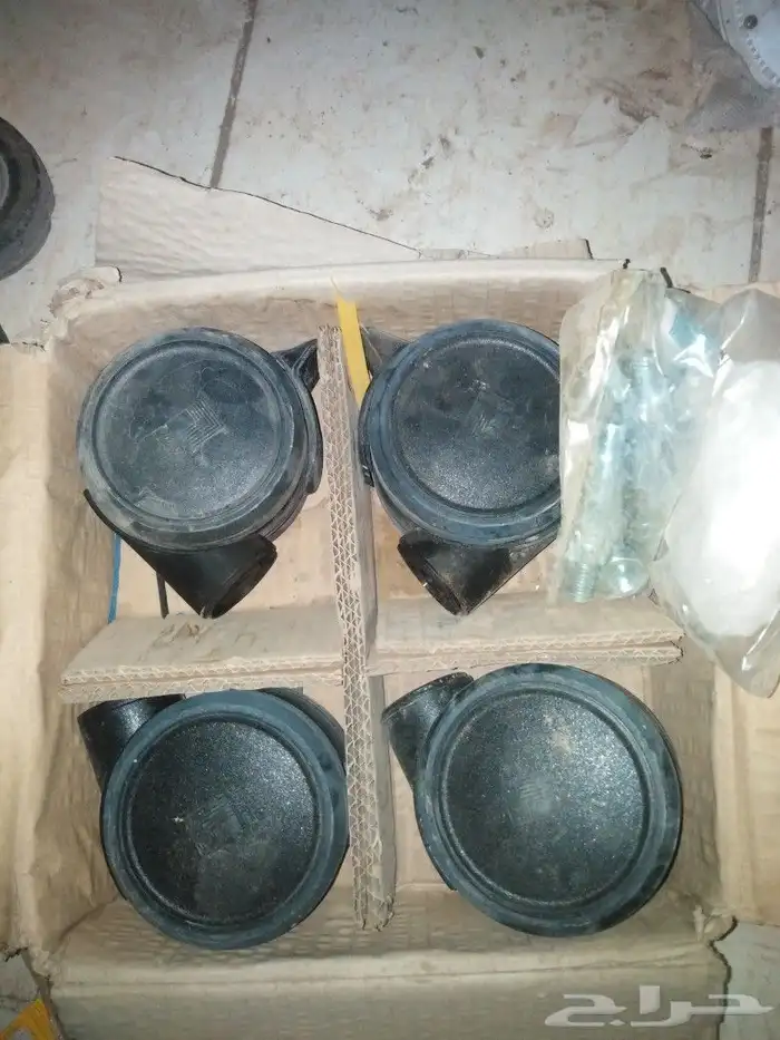 كفرات عجلات طاولات سرير طبي عربيات 5