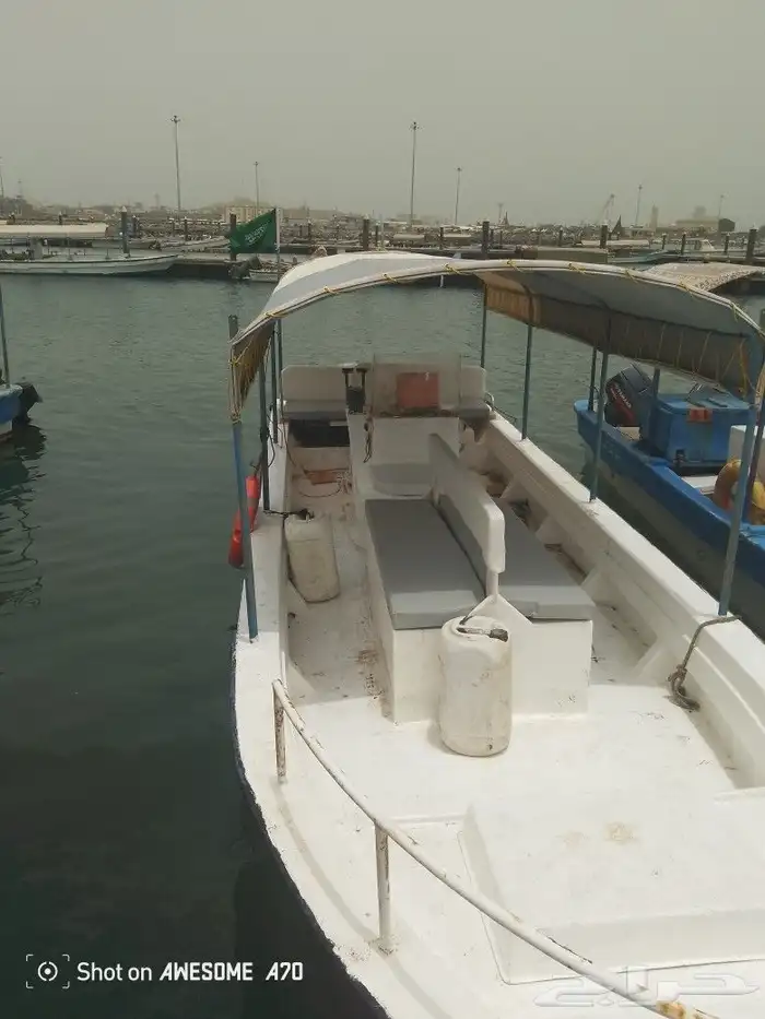 قارب نزهه للبيع اوللايجار 4