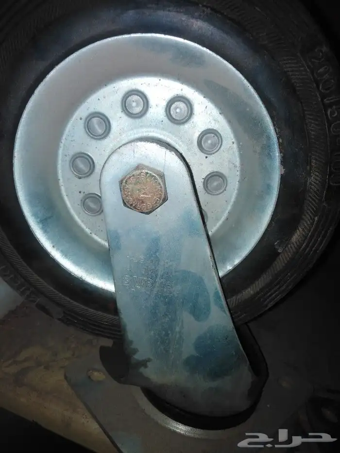 كفرات عجلات طاولات سرير طبي عربيات 4