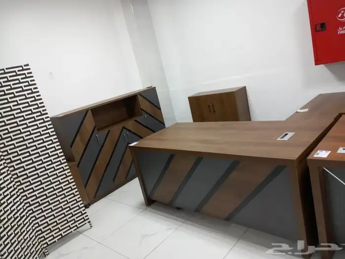 أثاث مكتبي جديد 1