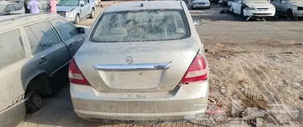 قطع غيار السيارات نيسان تيدا 1