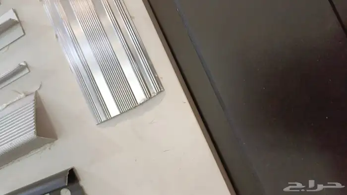 مسكات كوالين اقفال دفاشات زوايا بلاط زوايا ديكور نعله مخفي 4