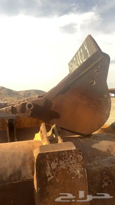 متوفر جميع قطع غيار الشيولات 4