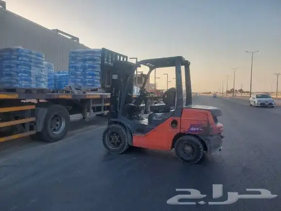 تأجير رافعات شوكيه وكرينات وفوركلفت سكينه شوكيه سيزرلفت مان 4