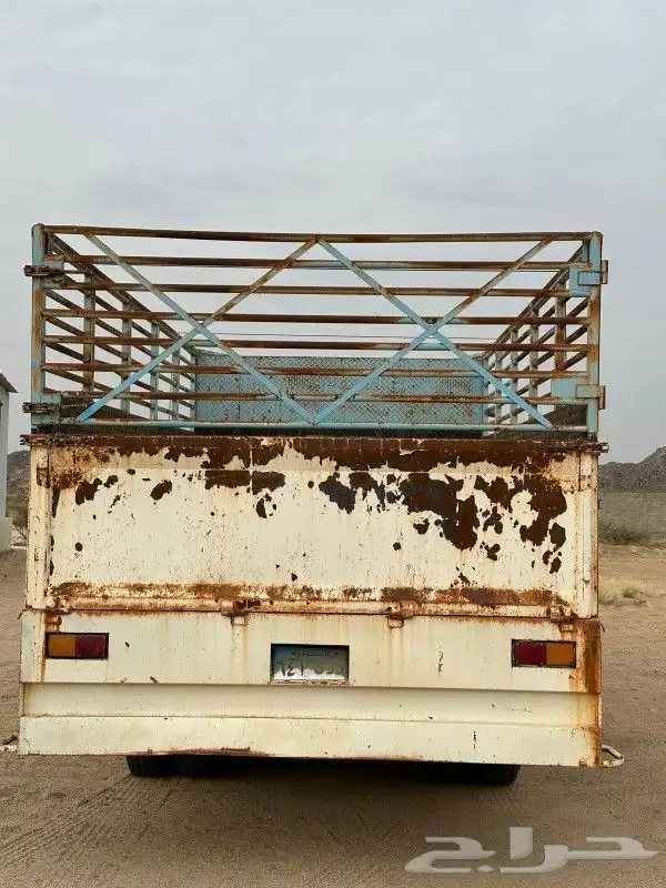 تويوتا موديل 84 مركب عليه سندوق ممشا 230 حقيقي بسم لوالد من 3