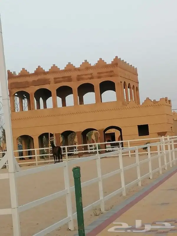 لشغل اثراث الحجر الوقيص والشعبي.والتراث الطين بنيان من السا 0